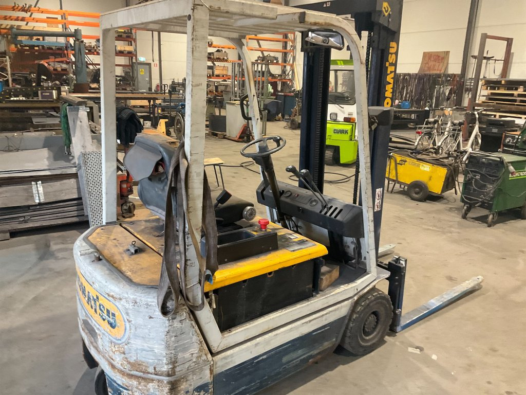 Komatsu - Электропогрузчик: фото 3 Komatsu - Электропогрузчик: фото 3