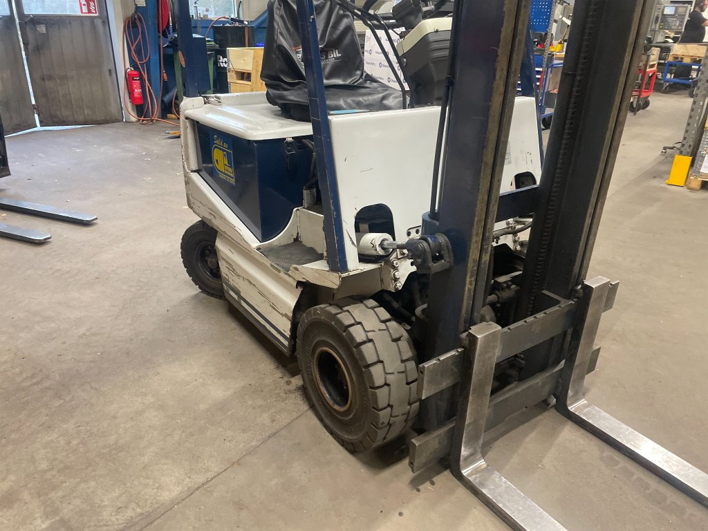 Komatsu - Вилочный погрузчик: фото 2 Komatsu - Вилочный погрузчик: фото 2