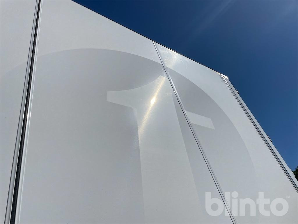 Грузовик с закрытым кузовом MERCEDES-BENZ: фото 21