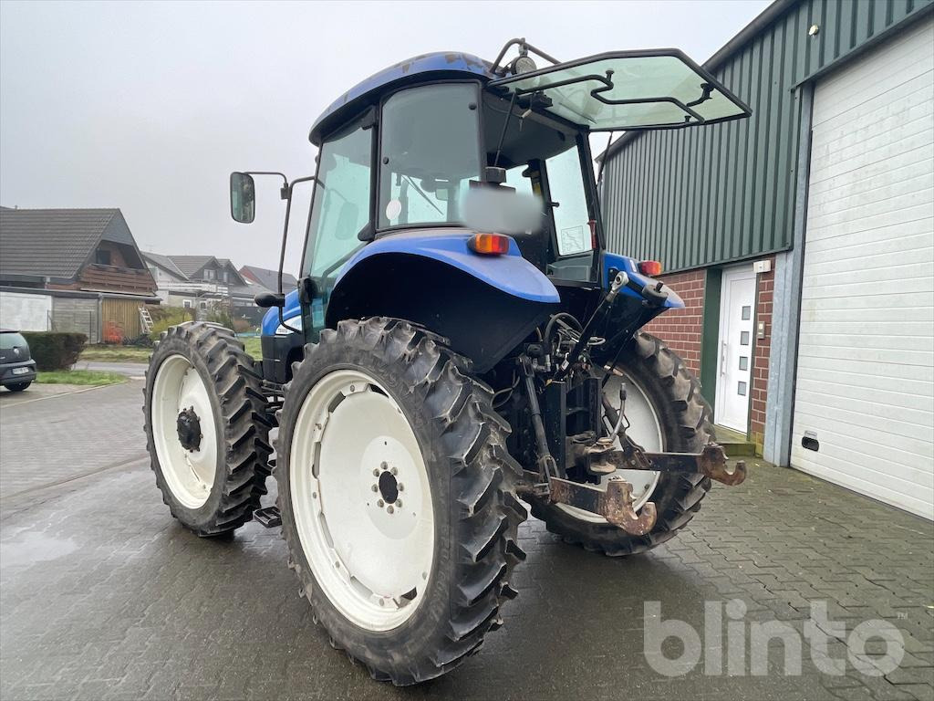 New Holland TD5050 (2010) - Трактор: фото 4 New Holland TD5050 (2010) - Трактор: фото 4
