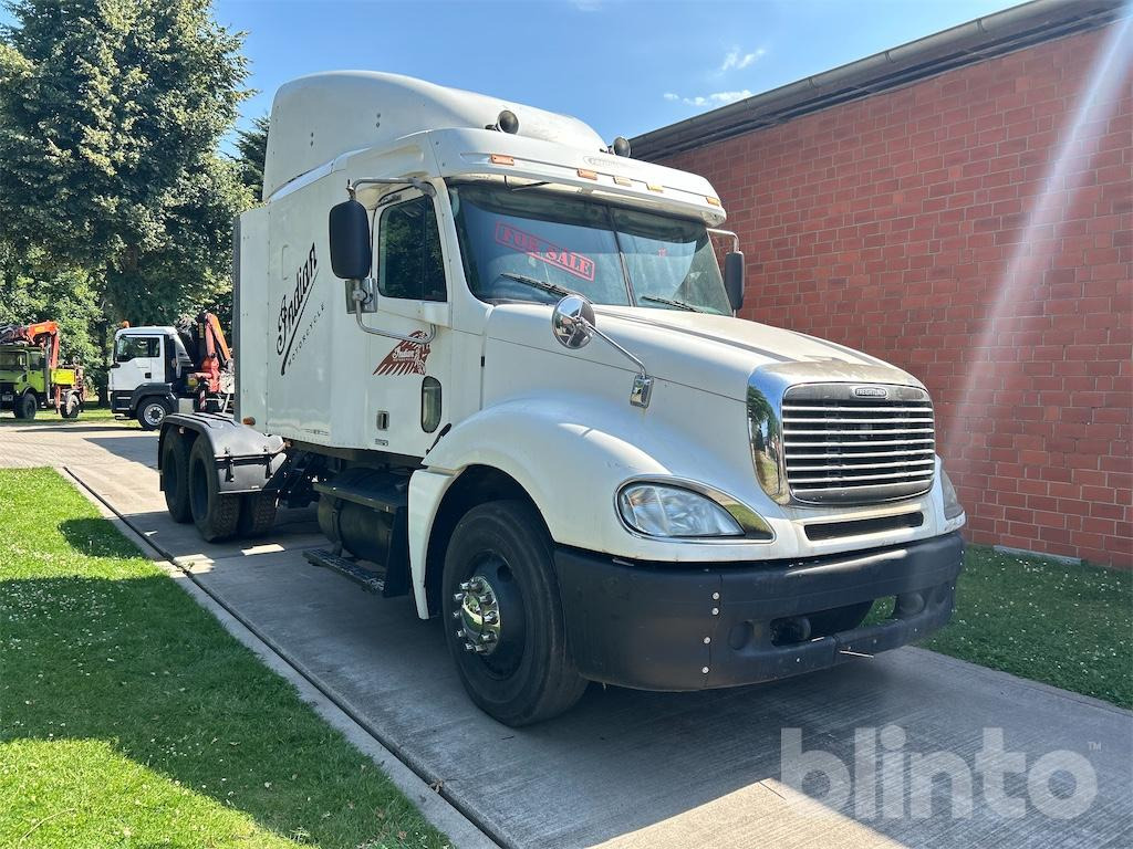Freightliner Indian Motorcycle Edition (2000) - Тягач: фото 2 Freightliner Indian Motorcycle Edition (2000) - Тягач: фото 2