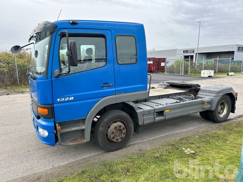 MERCEDES-BENZ 1328 LS 4X - Тягач: фото 1 MERCEDES-BENZ 1328 LS 4X - Тягач: фото 1