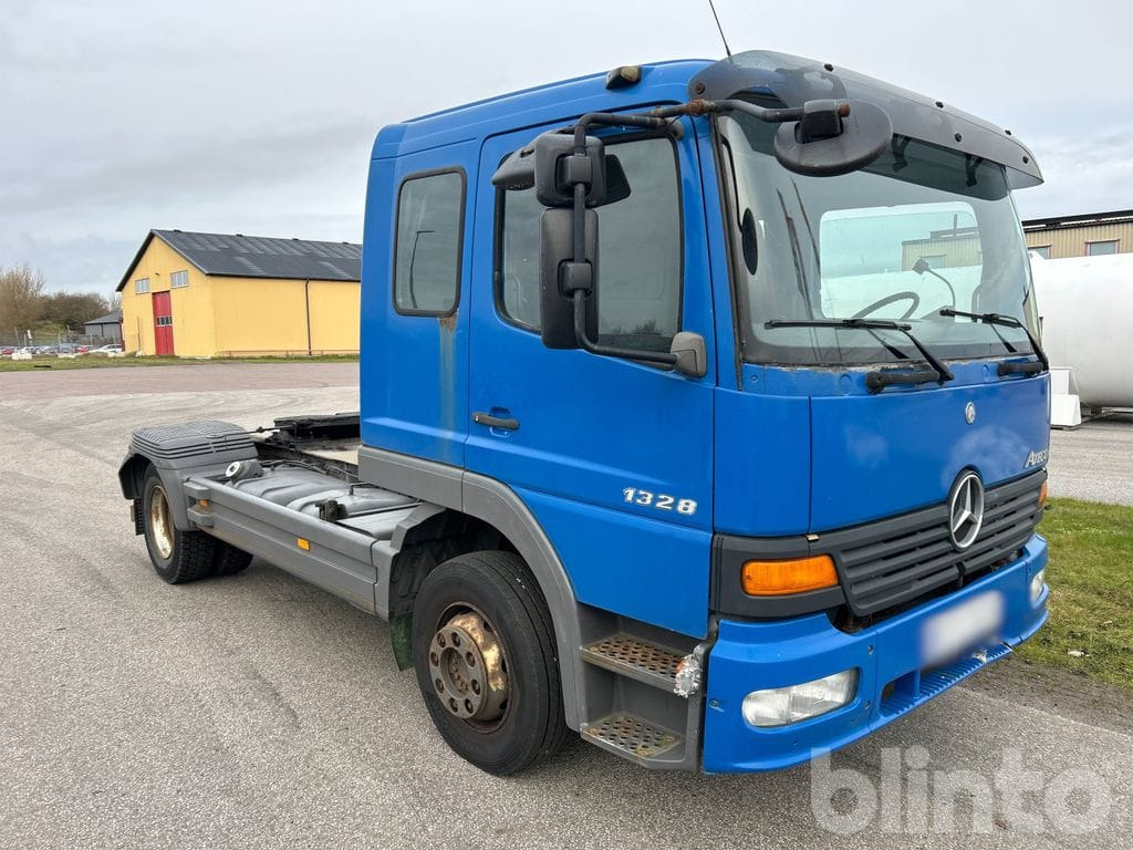 MERCEDES-BENZ 1328 LS 4X - Тягач: фото 3 MERCEDES-BENZ 1328 LS 4X - Тягач: фото 3