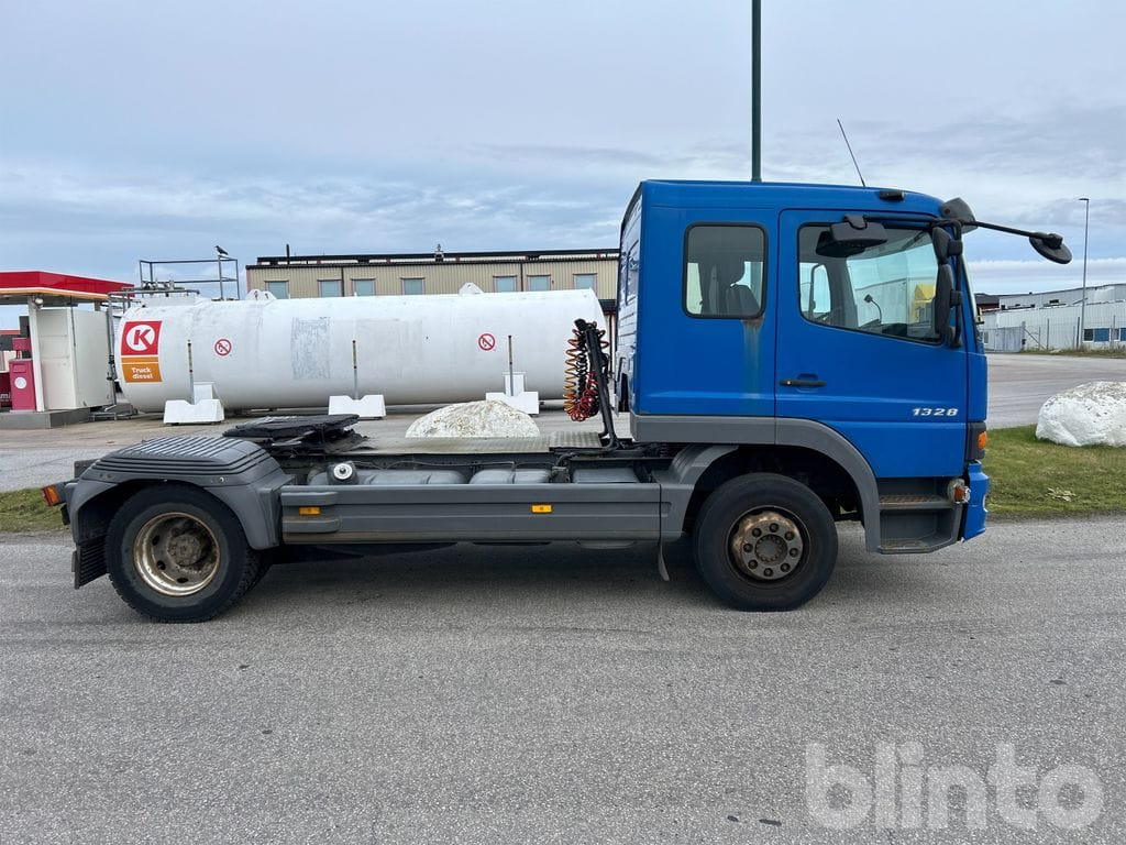 MERCEDES-BENZ 1328 LS 4X - Тягач: фото 4 MERCEDES-BENZ 1328 LS 4X - Тягач: фото 4