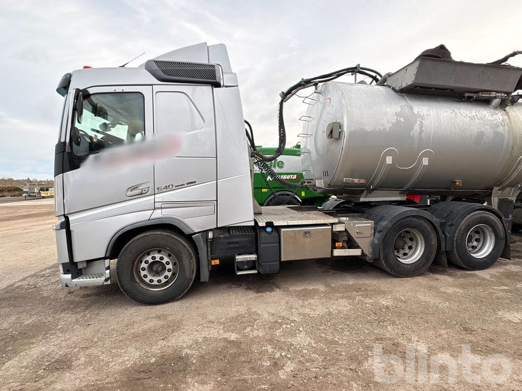 VOLVO - Тягач: фото 2 VOLVO - Тягач: фото 2