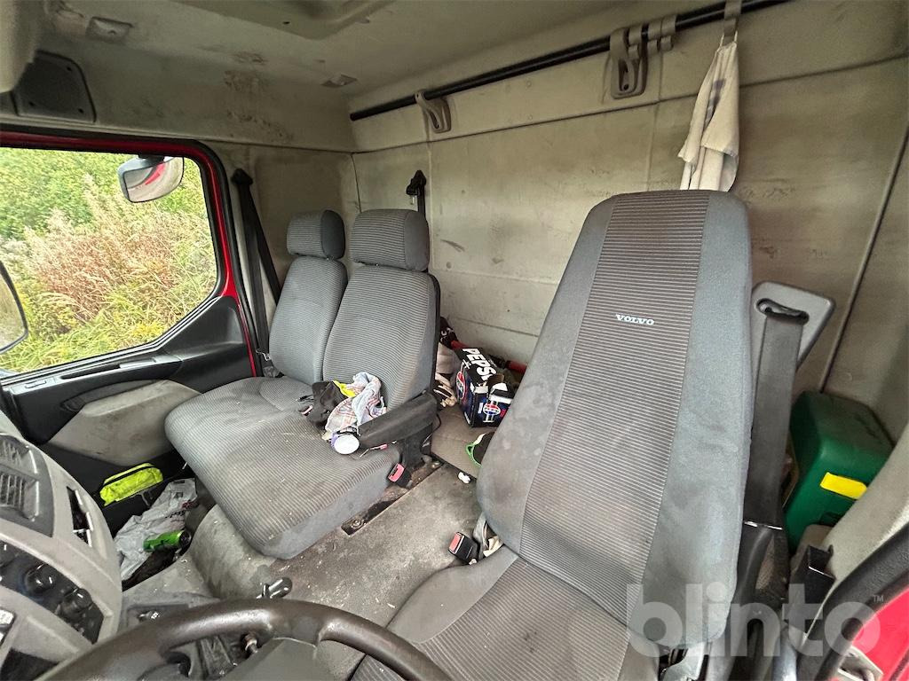 Эвакуатор VOLVO FL-280 4*2: фото 13 Эвакуатор VOLVO FL-280 4*2: фото 13