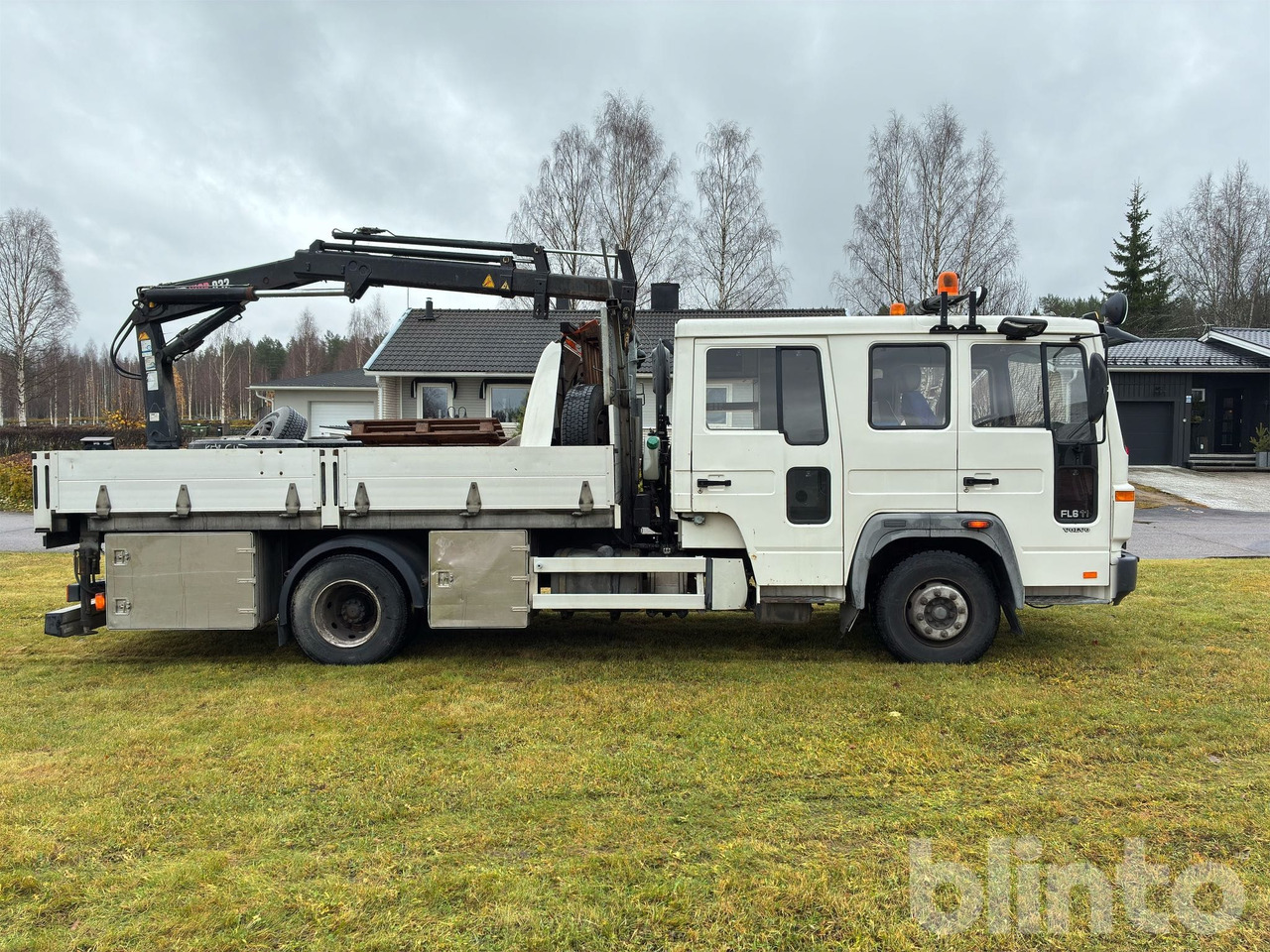 VOLVO FL611 4X2 - Грузовик бортовой/ Платформа, Автоманипулятор: фото 4 VOLVO FL611 4X2 - Грузовик бортовой/ Платформа, Автоманипулятор: фото 4