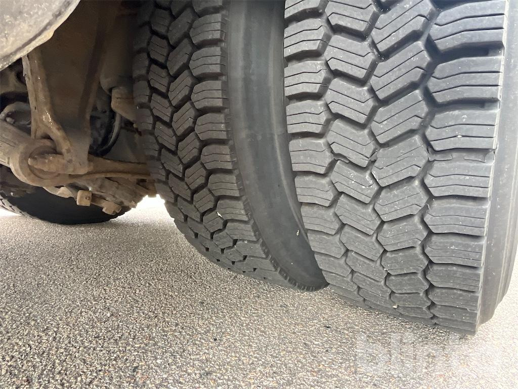 Грузовик с закрытым кузовом VOLVO FM-300 4X2: фото 13