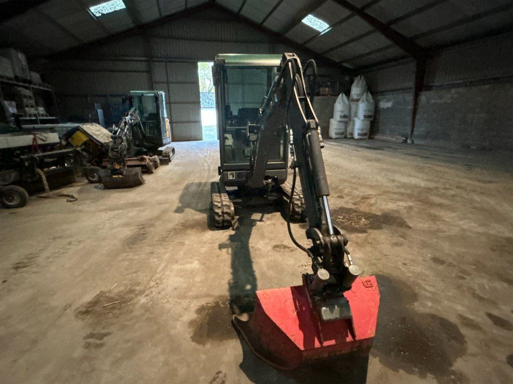 Volvo EC180c - Мини-экскаватор: фото 3 Volvo EC180c - Мини-экскаватор: фото 3