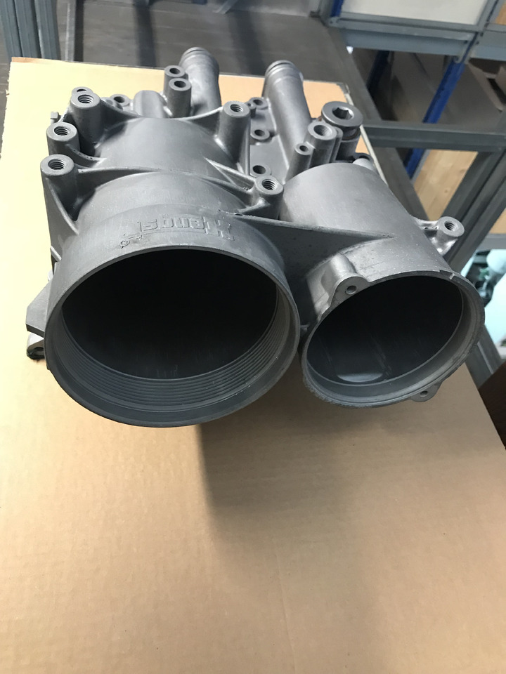 MODULO RAFFREDDAMENTO OLIO MOTORI MAN D2066 / D2676 - Двигатель и запчасти для Грузовиков: фото 2 MODULO RAFFREDDAMENTO OLIO MOTORI MAN D2066 / D2676 - Двигатель и запчасти для Грузовиков: фото 2