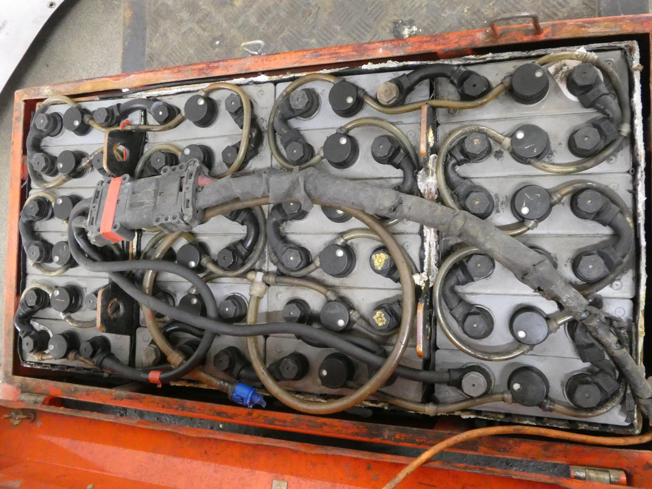 Linde T800 - Складской тягач: фото 4 Linde T800 - Складской тягач: фото 4