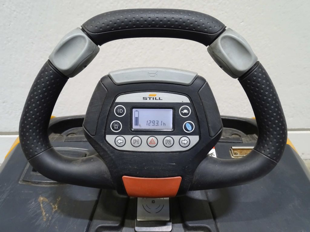 Still LTX50 - Складской тягач: фото 3 Still LTX50 - Складской тягач: фото 3