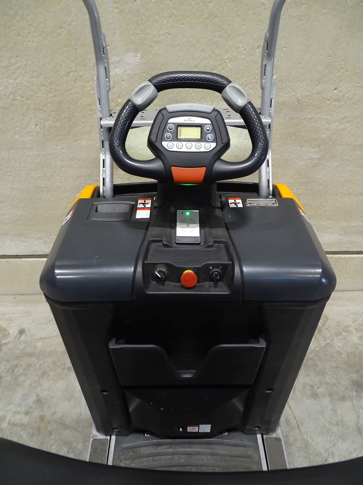 Still LTX50 - Складской тягач: фото 3 Still LTX50 - Складской тягач: фото 3