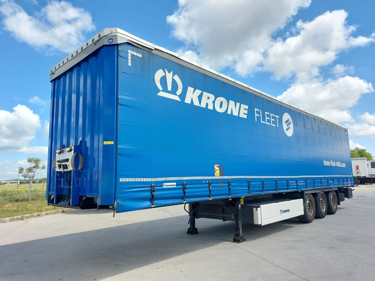 Krone SD - Тентованный полуприцеп: фото 1 Krone SD - Тентованный полуприцеп: фото 1
