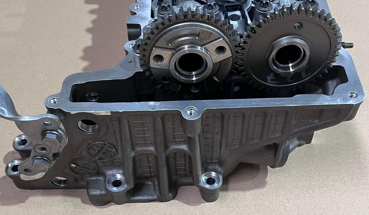 BMW Chiulasa B47D20B Euro 6 - Головка блока для Экскаваторов: фото 4 BMW Chiulasa B47D20B Euro 6 - Головка блока для Экскаваторов: фото 4