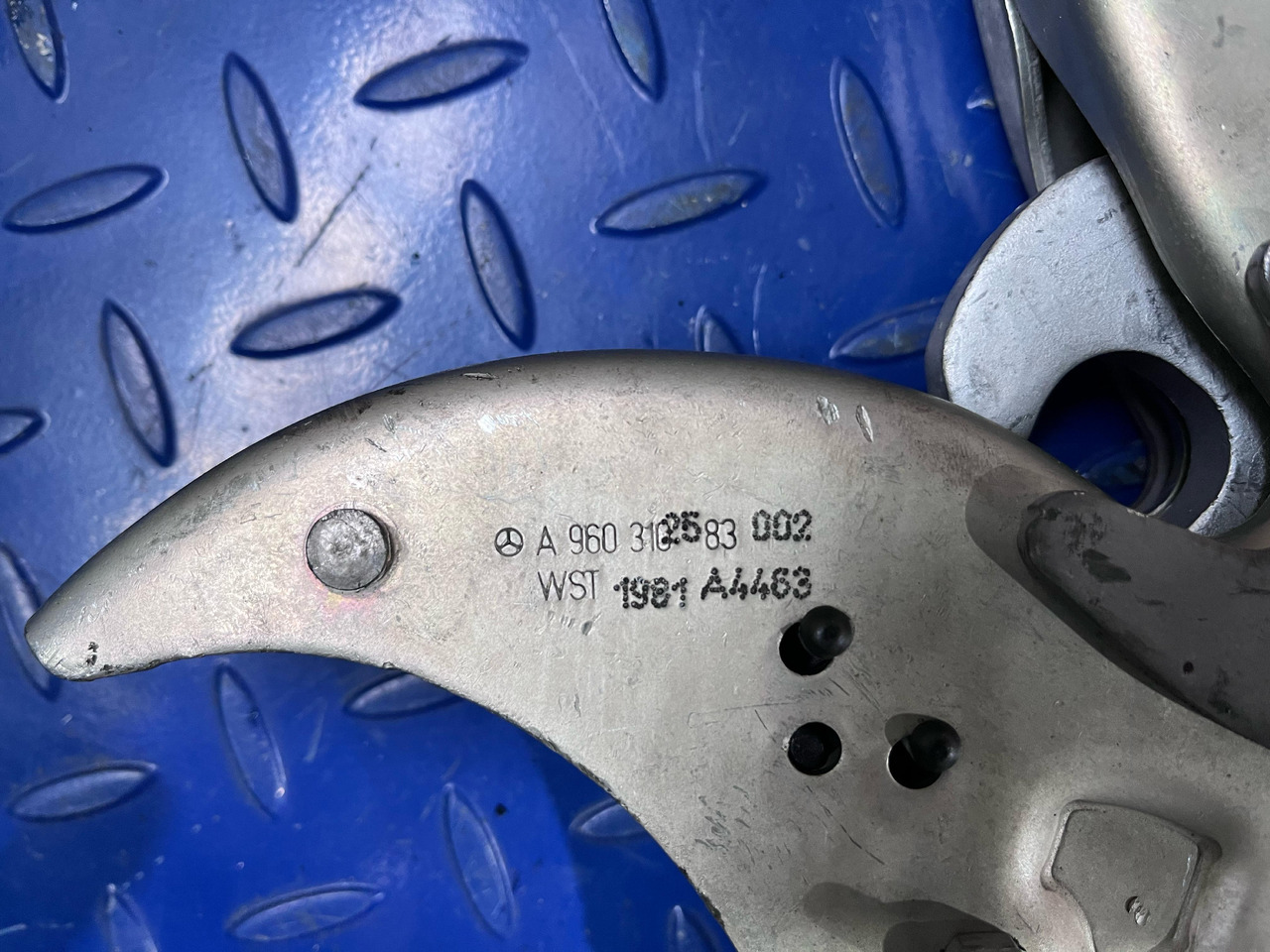 Mercedes Benz A9603102583 - Кабина и интерьер: фото 2 Mercedes Benz A9603102583 - Кабина и интерьер: фото 2