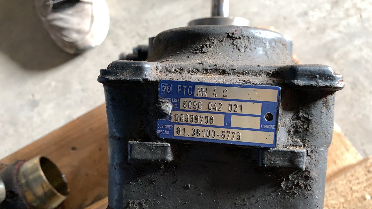 ZF PTO NH 4 C 6090042021 - Гидравлический насос для Грузовиков: фото 2 ZF PTO NH 4 C 6090042021 - Гидравлический насос для Грузовиков: фото 2