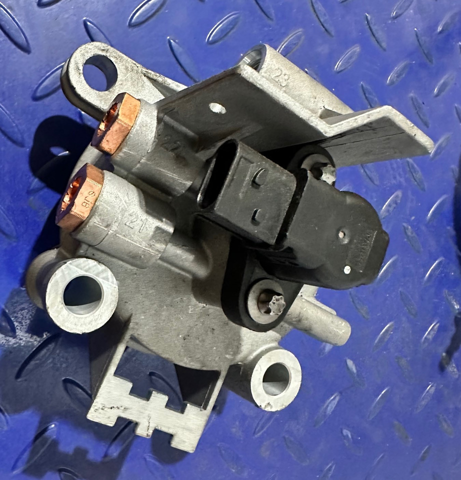 MERCEDES-BENZ Switch Cilinder Valve Actros MP4 A0032605663 - Запчасти для Другой техники: фото 3 MERCEDES-BENZ Switch Cilinder Valve Actros MP4 A0032605663 - Запчасти для Другой техники: фото 3
