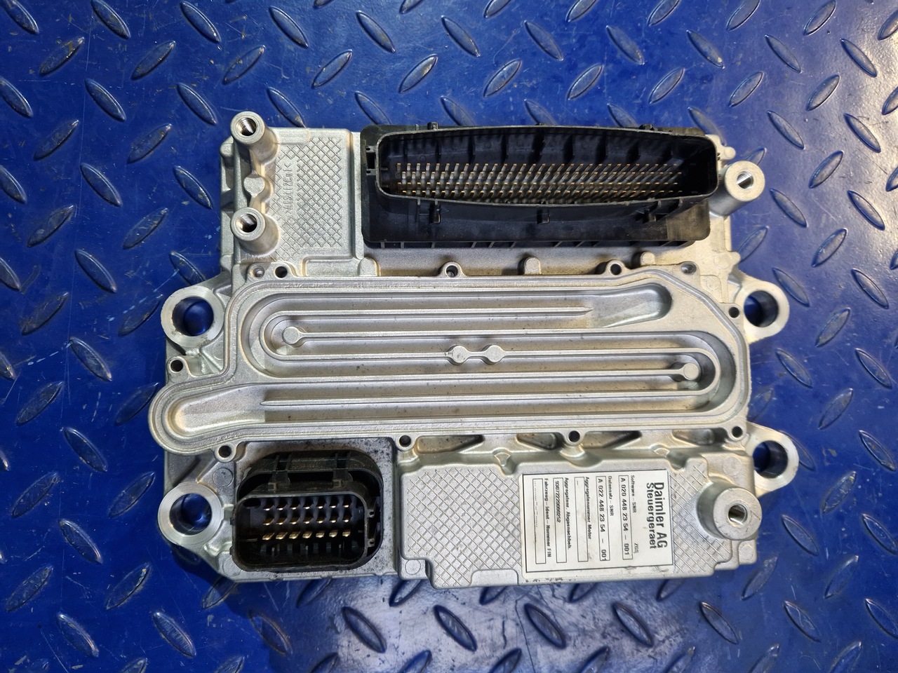 Mercedes Benz Actros MP4 ACM2.1 control unit A0004466754 - Запчасти для Другой техники: фото 1 Mercedes Benz Actros MP4 ACM2.1 control unit A0004466754 - Запчасти для Другой техники: фото 1