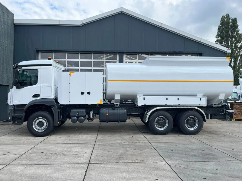 Mercedes-Benz Arocs 4040 6x6 Water Tank Truck - Грузовик-цистерна: фото 2 Mercedes-Benz Arocs 4040 6x6 Water Tank Truck - Грузовик-цистерна: фото 2
