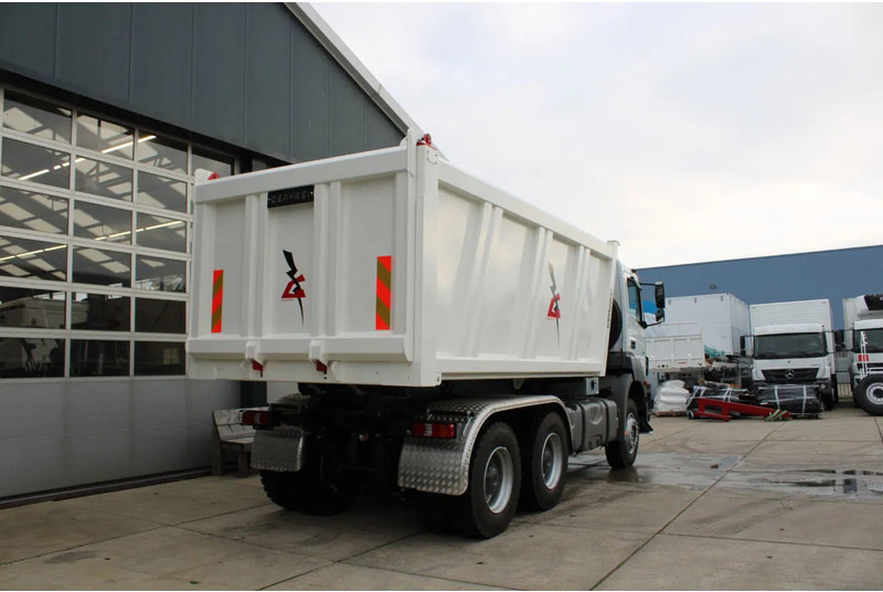 Mercedes-Benz Axor 3344 K 6x4 Tipper Truck - Самосвал: фото 4 Mercedes-Benz Axor 3344 K 6x4 Tipper Truck - Самосвал: фото 4