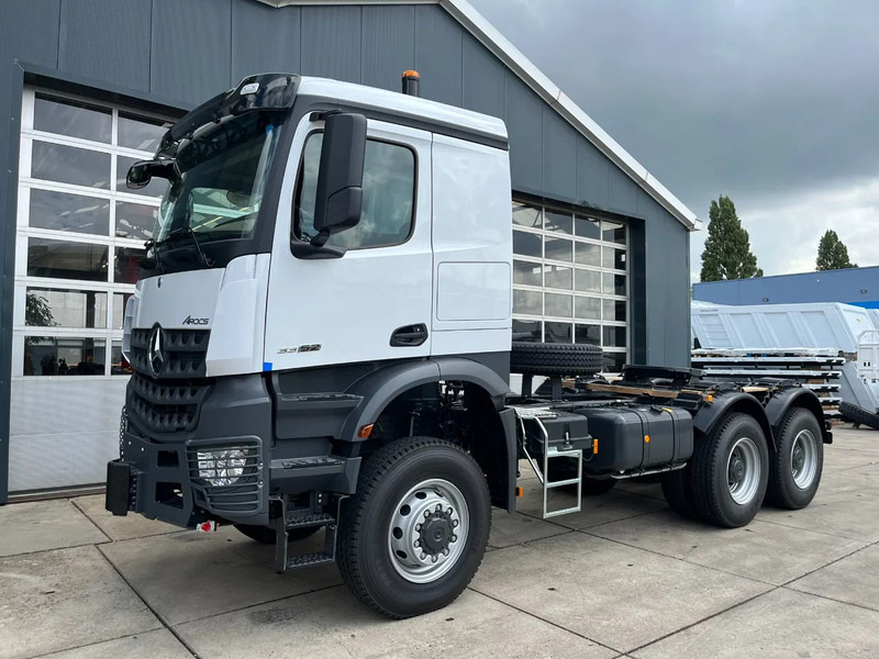 Mercedes-Benz Arocs 4058 AS 6x6 Tractor Head 180T Push Pull (Pre order) - Тягач: фото 1 Mercedes-Benz Arocs 4058 AS 6x6 Tractor Head 180T Push Pull (Pre order) - Тягач: фото 1