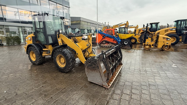 Cat 908M - Колёсный погрузчик: фото 3 Cat 908M - Колёсный погрузчик: фото 3