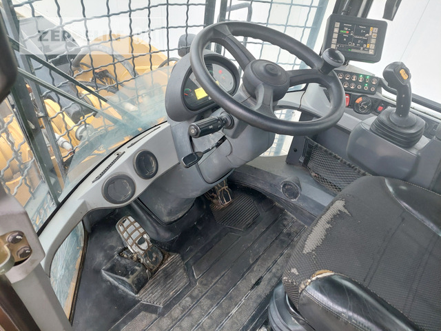 Колёсный погрузчик Cat 938M: фото 32