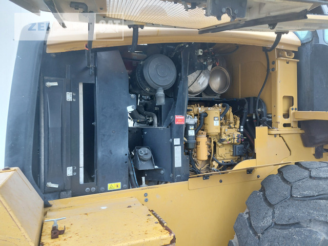 Колёсный погрузчик Cat 938M: фото 27