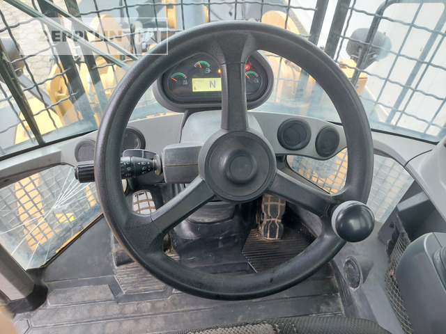 Колёсный погрузчик Cat 938M: фото 33