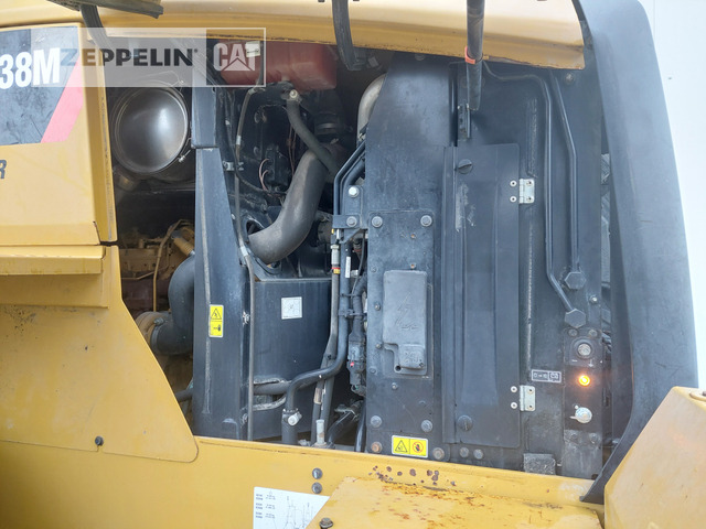 Колёсный погрузчик Cat 938M: фото 22