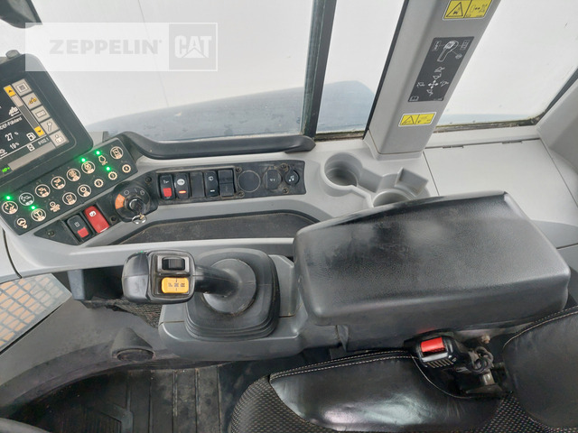 Колёсный погрузчик Cat 938M: фото 36