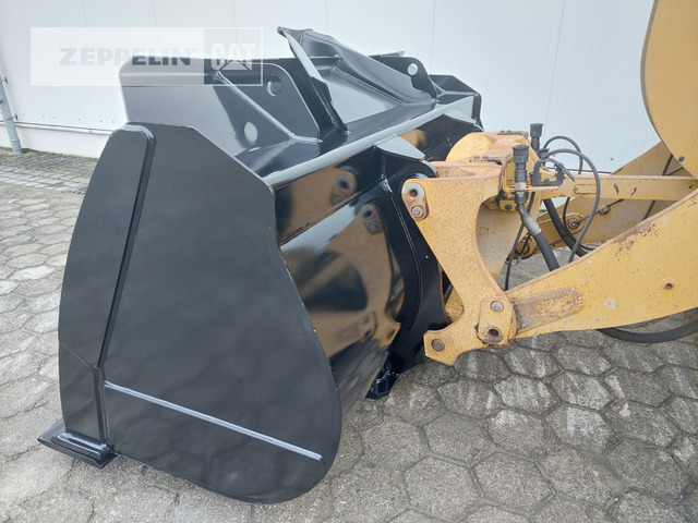 Колёсный погрузчик Cat 938M: фото 7