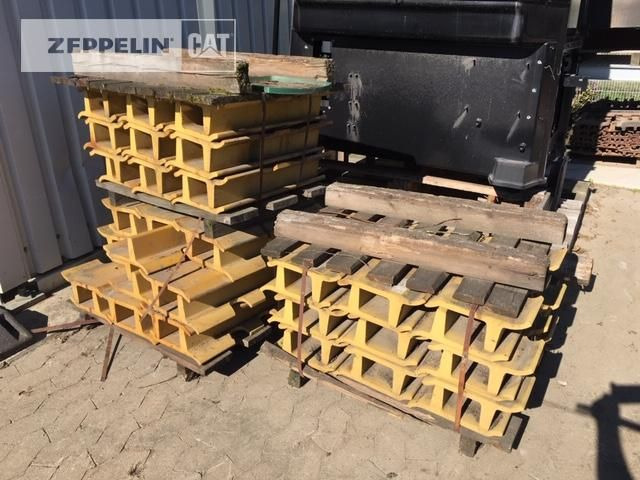 Cat Bodenplatten 610 mm - Запчасти для Гусеничных экскаваторов: фото 1 Cat Bodenplatten 610 mm - Запчасти для Гусеничных экскаваторов: фото 1