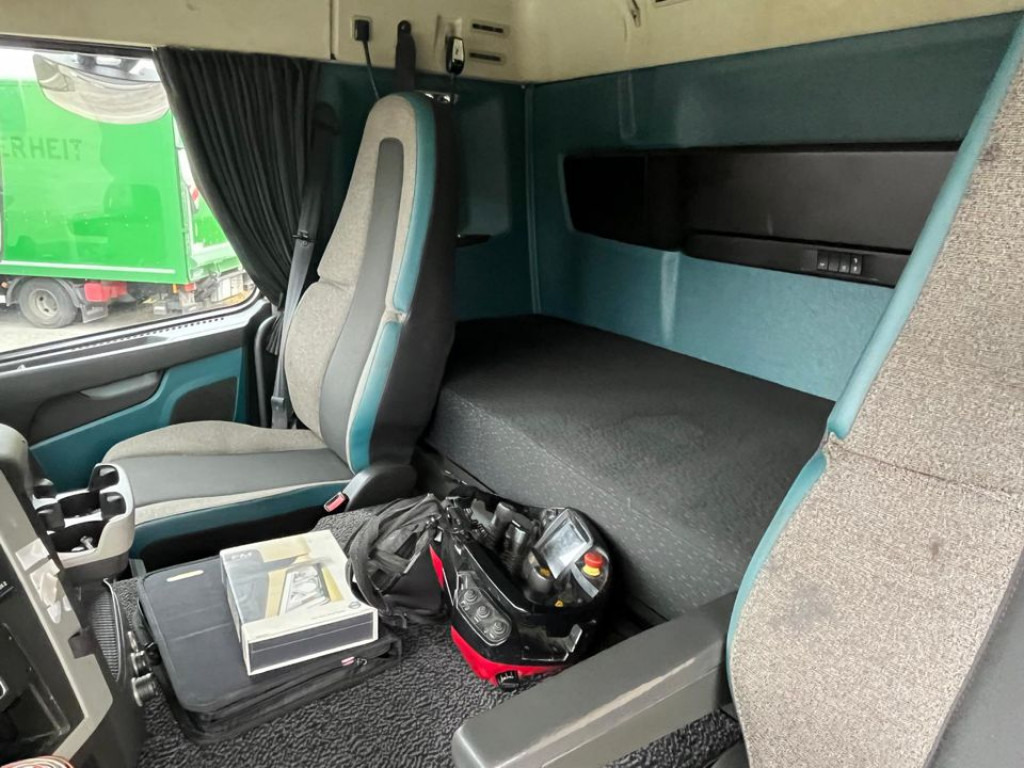 VOLVO (S) Truck FM 420 6x2 Pritsche Heckkran 27m t,Funk,Jib ,E6 - Грузовик бортовой/ Платформа, Автоманипулятор: фото 3 VOLVO (S) Truck FM 420 6x2 Pritsche Heckkran 27m t,Funk,Jib ,E6 - Грузовик бортовой/ Платформа, Автоманипулятор: фото 3