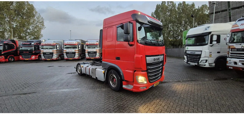 DAF XF 480 mega met hefschotel space cab automaat, nieuw apk - Тягач: фото 1 DAF XF 480 mega met hefschotel space cab automaat, nieuw apk - Тягач: фото 1