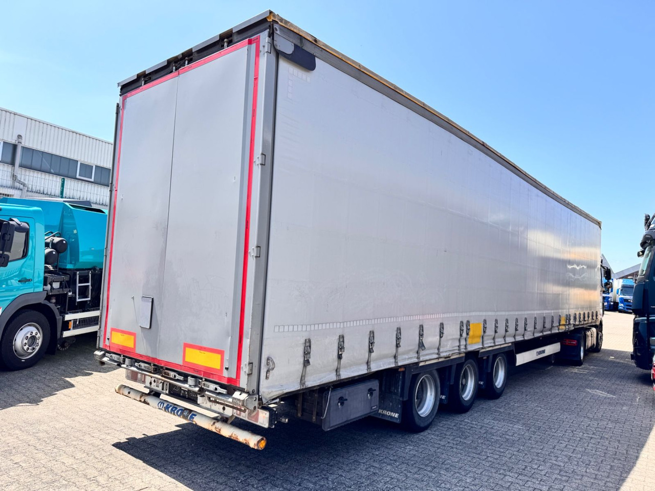 Krone SD Curtainsider MEGA Jumbo XL Zert Getränke etc - Тентованный полуприцеп: фото 2 Krone SD Curtainsider MEGA Jumbo XL Zert Getränke etc - Тентованный полуприцеп: фото 2