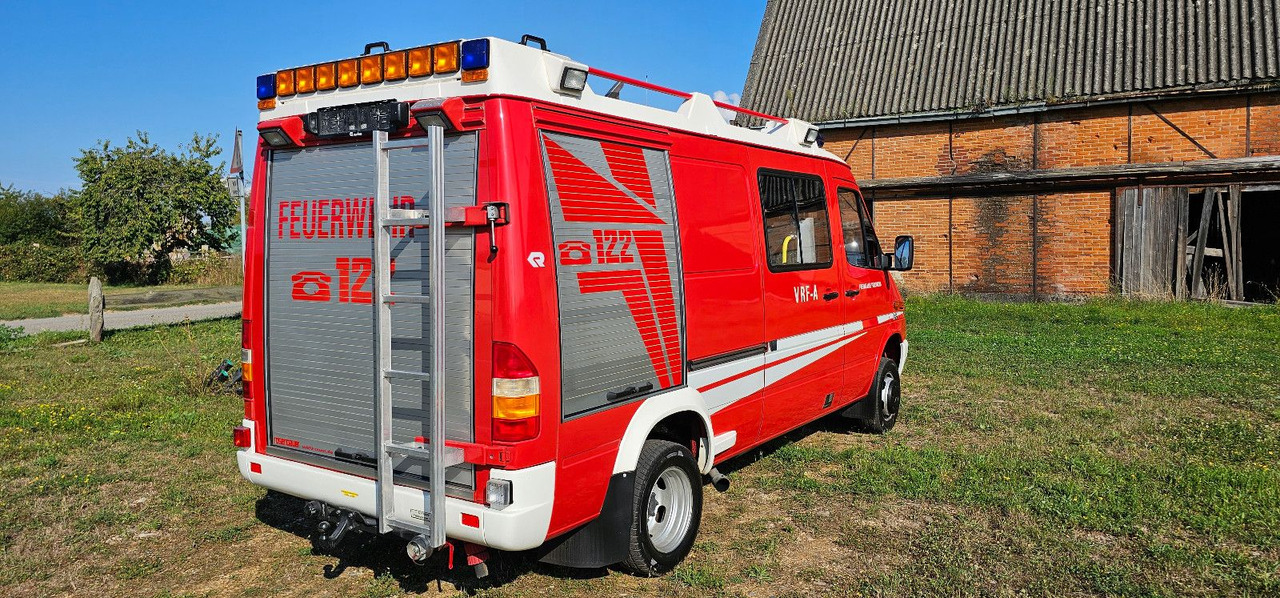 Mercedes-Benz Allrad Sprinter 416 Feuerwehr 4x4 VAN - Лёгкий коммерческий автомобиль: фото 5 Mercedes-Benz Allrad Sprinter 416 Feuerwehr 4x4 VAN - Лёгкий коммерческий автомобиль: фото 5