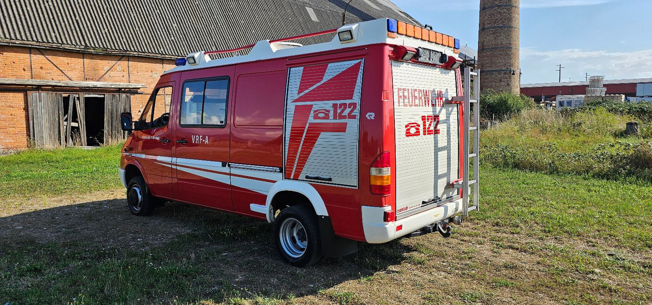 Mercedes-Benz Allrad Sprinter 416 Feuerwehr 4x4 VAN - Лёгкий коммерческий автомобиль: фото 4 Mercedes-Benz Allrad Sprinter 416 Feuerwehr 4x4 VAN - Лёгкий коммерческий автомобиль: фото 4
