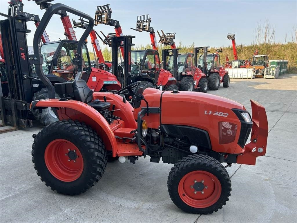 Kubota L1-382 (5278) - Коммунальный трактор: фото 4 Kubota L1-382 (5278) - Коммунальный трактор: фото 4