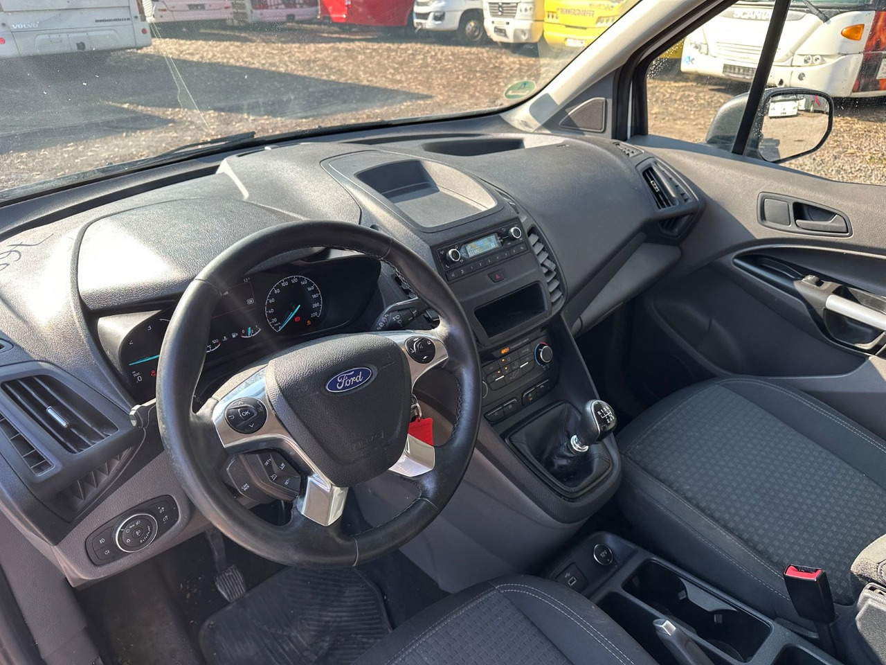 Ford Grand Tourneo 1.5 EcoBlue 74kW Auto Trend - Пассажирский фургон: фото 4 Ford Grand Tourneo 1.5 EcoBlue 74kW Auto Trend - Пассажирский фургон: фото 4