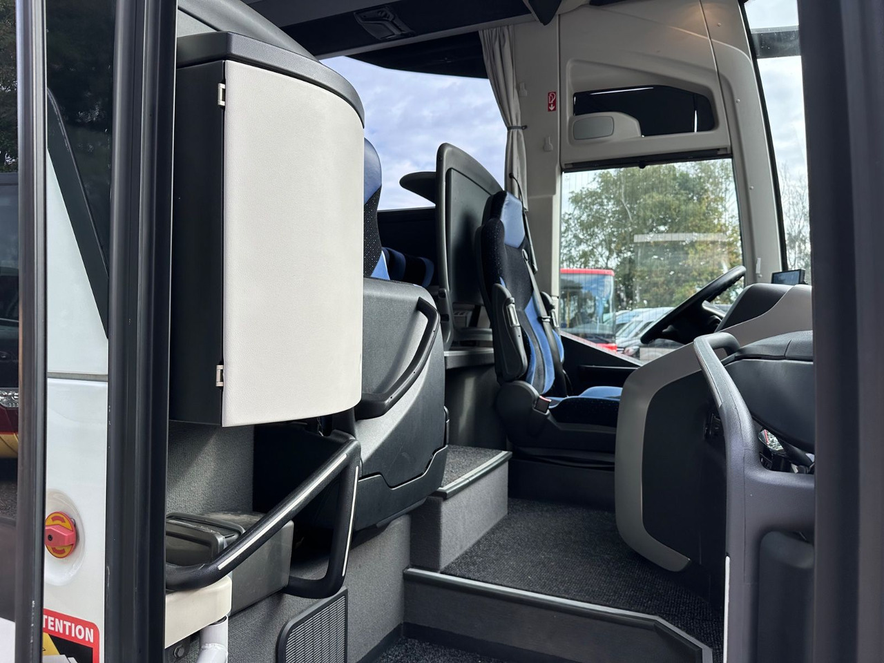 Туристический автобус Mercedes-Benz Tourismo E 16 RHD-M/2A (wenig Km*TOP*61 Sitze): фото 12 Туристический автобус Mercedes-Benz Tourismo E 16 RHD-M/2A (wenig Km*TOP*61 Sitze): фото 12