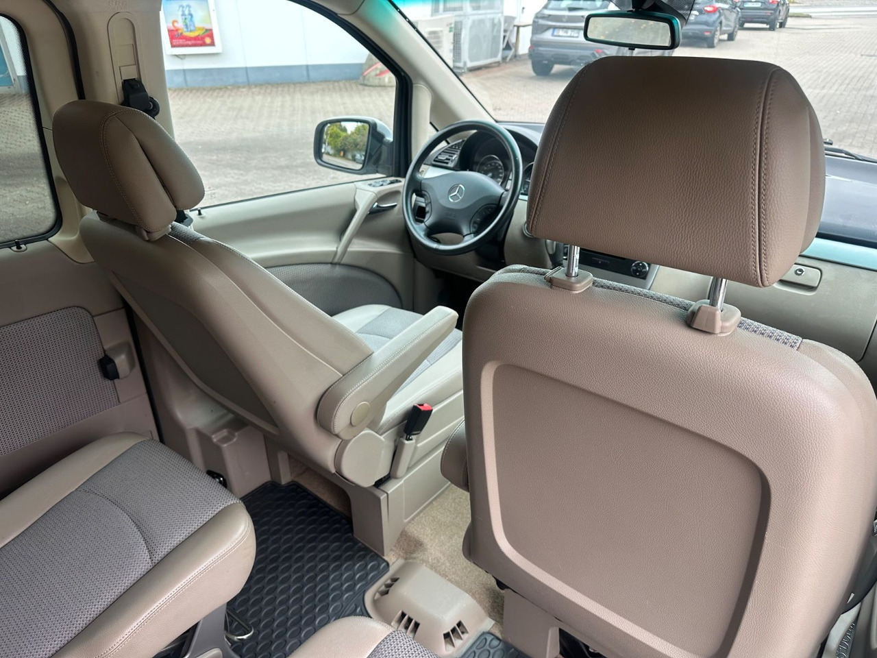 Mercedes-Benz Viano 2.2 CDI AMBIENTE extralang (Autom*133 tKm) - Пассажирский фургон: фото 3 Mercedes-Benz Viano 2.2 CDI AMBIENTE extralang (Autom*133 tKm) - Пассажирский фургон: фото 3