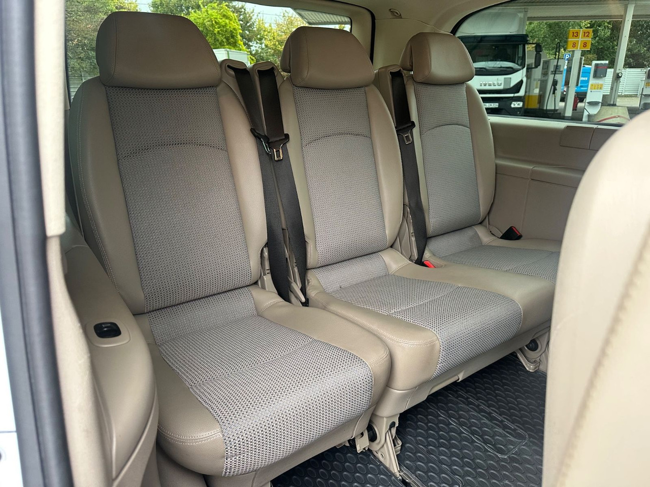 Mercedes-Benz Viano 2.2 CDI AMBIENTE extralang (Autom*133 tKm) - Пассажирский фургон: фото 4 Mercedes-Benz Viano 2.2 CDI AMBIENTE extralang (Autom*133 tKm) - Пассажирский фургон: фото 4