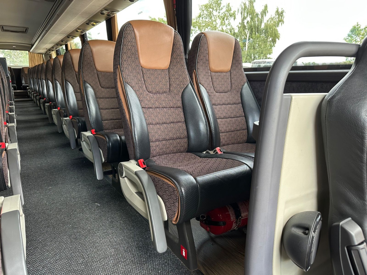 VDL Futura FHD 2 (TOP*DE*Reise) 515/ O350 - Туристический автобус: фото 5 VDL Futura FHD 2 (TOP*DE*Reise) 515/ O350 - Туристический автобус: фото 5