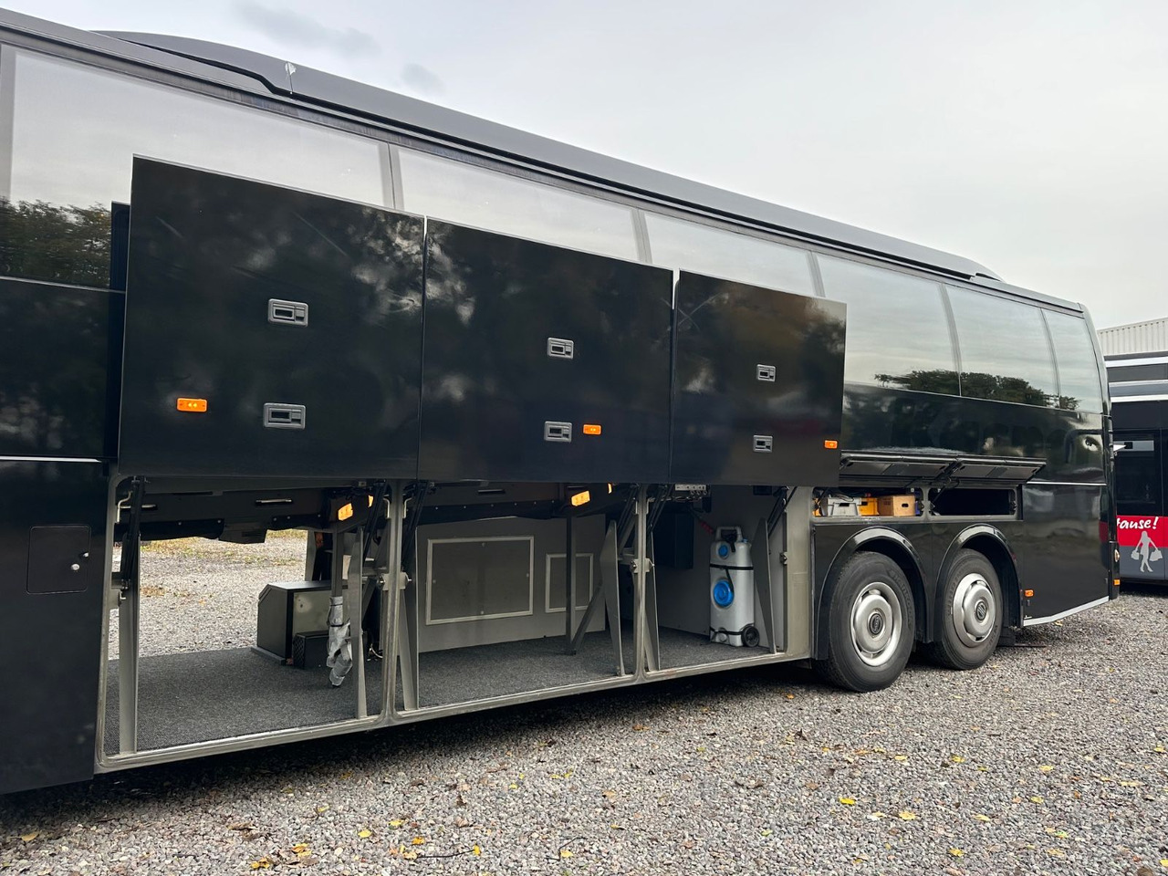 Volvo 9700 HD 6x2 Euro 5(9900*416 HD*Tourismo RHD-M) - Туристический автобус: фото 3 Volvo 9700 HD 6x2 Euro 5(9900*416 HD*Tourismo RHD-M) - Туристический автобус: фото 3